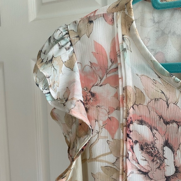 Floral blouse with ruffle sleeves - Picture 2 of 5